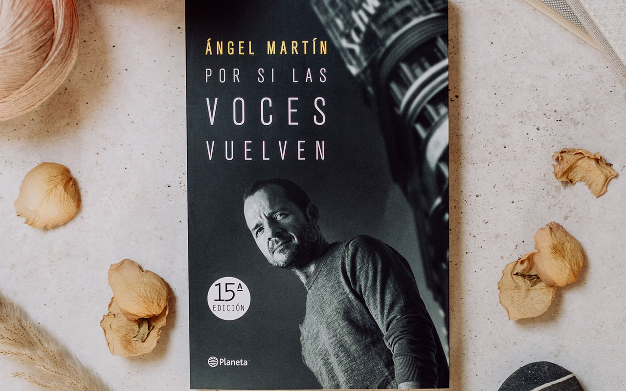 Por si las voces vuelven de Ángel Martín - Club Bluü